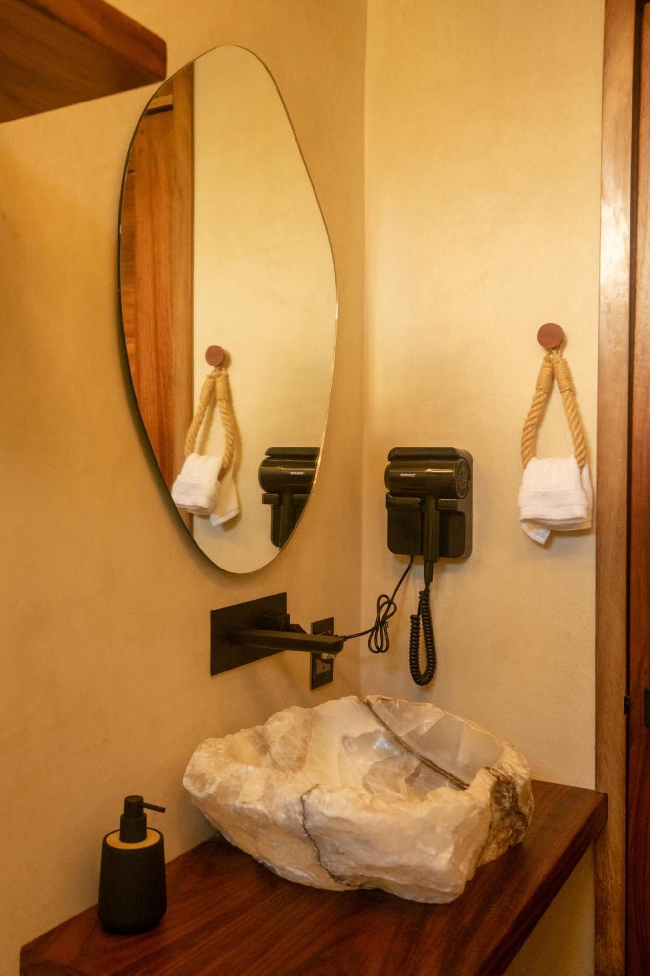 Mantra Hotel Boutique Puerto Escondido  Bagian luar foto
